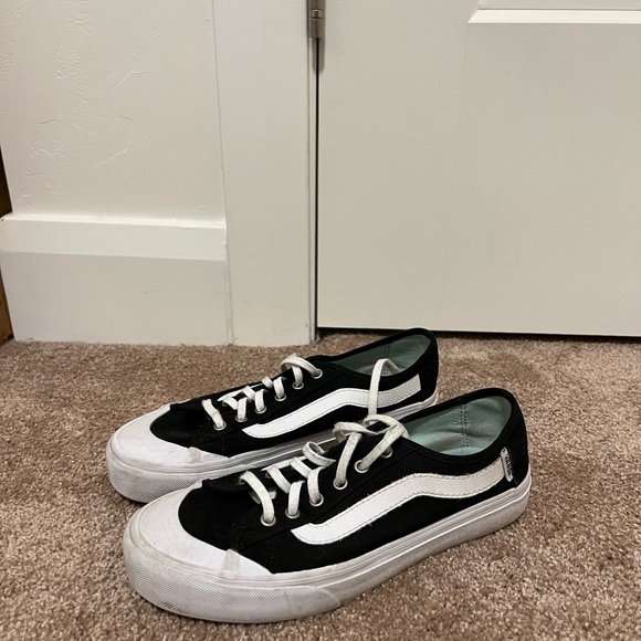 Vans - Picture 2 of 3